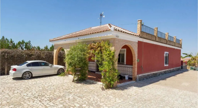 3 Bedroom Lovely Home In Olivares, Забронировать Отель Отели Севильи с парковкой, Парковка