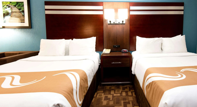 Четырёхместный номер Standard Quality Inn & Suites Quakertown-Allentown
