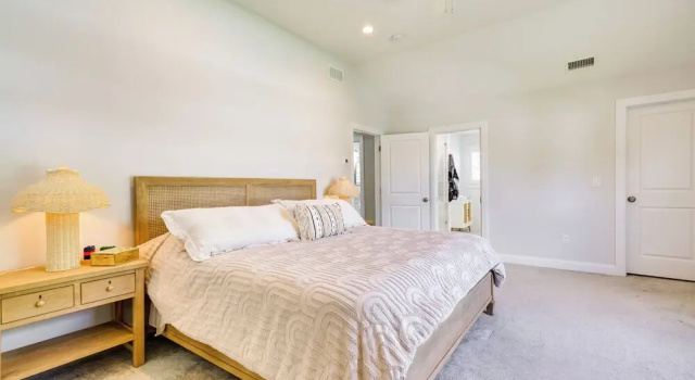 Коттедж Sleek Long Branch Vacation Rental w/ Pool + Patio!