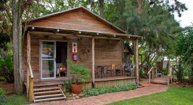 Коттедж Destiny Inn Lodge