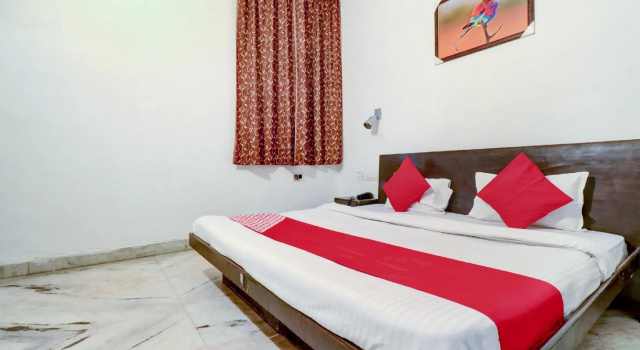 OYO 78173 Fame Castle Inn, Забронировать Отель Отели Агры 3 звезды, 3*