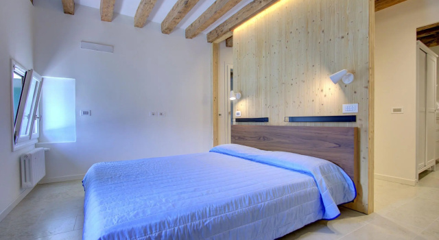 GRANDCANAL-GREEN new, 3pax, 2bath, fiber free wifi, Забронировать Отель Сан-Поло Венеция, рядом с Вокзал Accademia