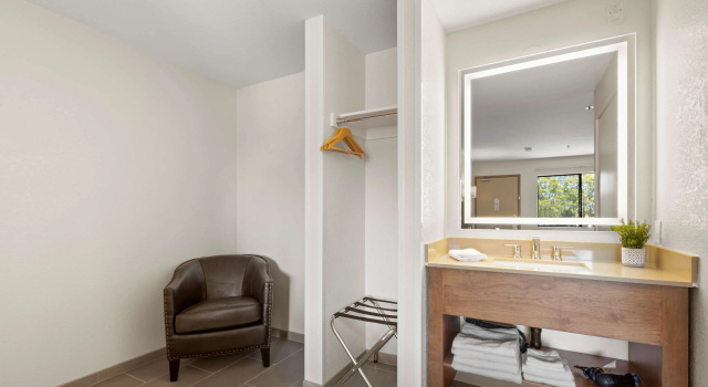 Good Nite Inn Camarillo, Забронировать Мини-отель Камарилло Калифорния