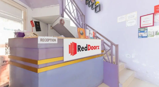 RedDoorz Plus @ Tuparev Cirebon 2, Забронировать Гостевой дом Гостевые дома Чиребон, недорогие, Гостевой дом