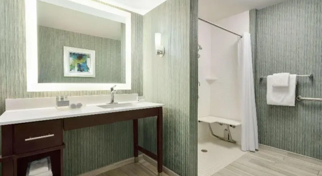 Люкс с видом на бассейн Homewood Suites by Hilton Wilmington-Brandywine Valley