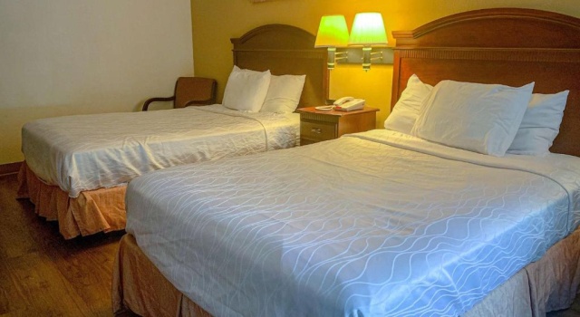 Четырёхместный номер Standard Motel 6 Morgantown