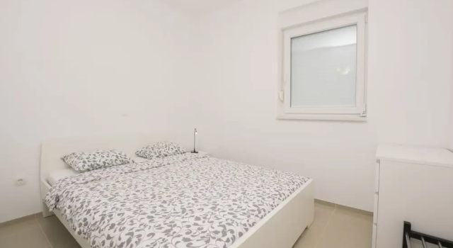 Apartments Bozica, Забронировать Апартаменты/квартира Отели Starigrad-Paklenica Riviera с парковкой, Парковка