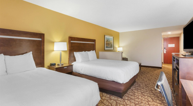 Четырёхместный люкс Best Western Plus Belle Meade Inn & Suites
