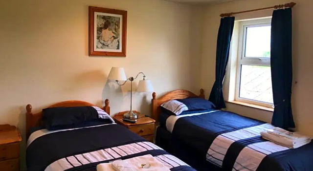 Leafield House, Book Hotel Carrickfergus Antrim County