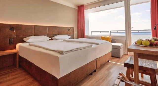 Двухместный номер Comfort с видом на море Ostseehotel Midgard in Damp