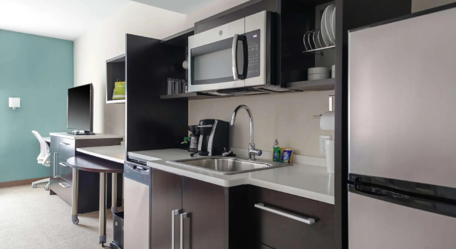 Двухместный люкс c 1 комнатой Home2 Suites By Hilton Louisville Airport Expo Center