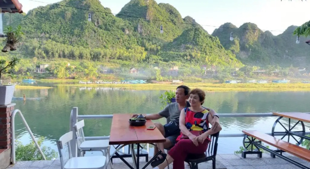Двухместный номер Standard с видом на озеро Phong Nha Hillside View Bungalow