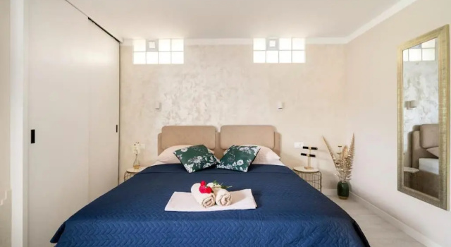 Suite by the beach for 2, Забронировать Отель Отели Cavtat Coast с парковкой, Парковка
