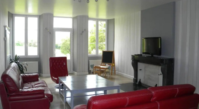 Коттедж с 4 комнатами Chambres d'hôtes du Domaine Val Bruant