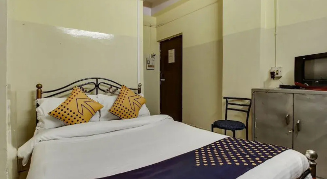 Hotel Hollywood by OYO Rooms