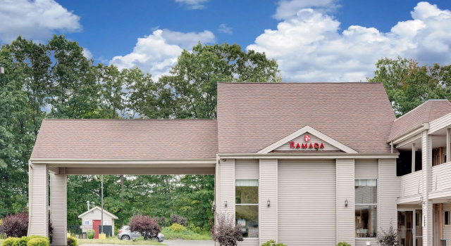 Ramada Cleveland Airport, Rezervovat Hotel Fairview Park Ohio