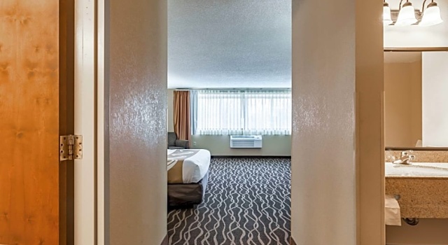 Номер Business Quality Inn Schenectady - Albany