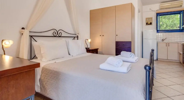 Anemousa Studios, 予約 ホテル Otzias Kea