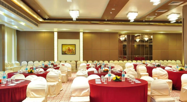 The Grand JBR Hotel, Забронировать Отель Гомти Нагар Чинхат