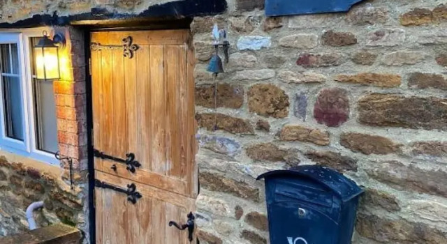 2 Bedroom Holcot Cottage, Varaa Lomakoti Northampton Northamptonshire