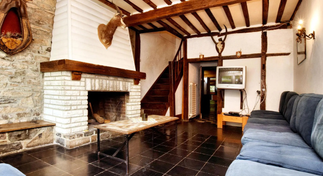 Lavish Holiday Home in Durbuy with Sauna, Забронировать Дом для отпуска Отели Люксембурга с парковкой, Парковка
