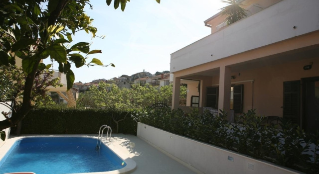 Room Magda - free parking R1 Trogir, Riviera Trogir, Забронировать Апартаменты/квартира Трогир Ciovo Island