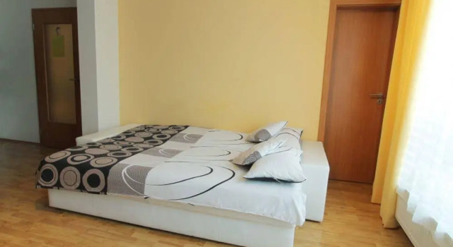 Cozy Studio with free parking, Забронировать Отель Отели Праги 09 4 звезды, 4*