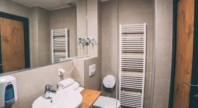 Трёхместный номер Deluxe Orange Hotel