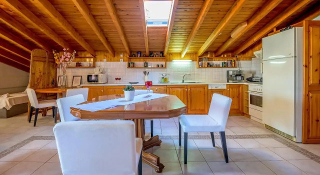 The Loft, Rezervovat Hotel Orestiás 