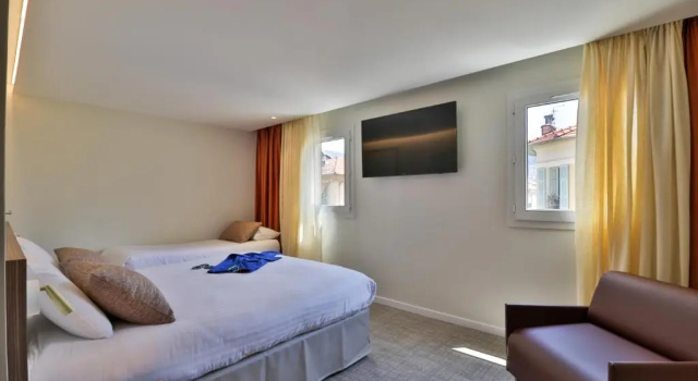 Семейный номер Privilege Hotel du Pin Nice Port
