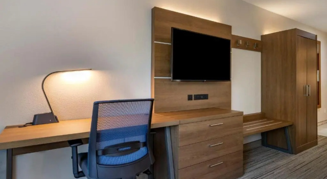 Люкс Deluxe Holiday Inn Express Hotel and Suites Natchitoches by IHG