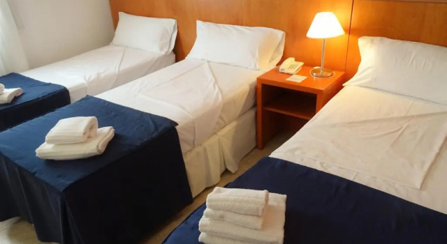 Трёхместный номер Standard Hotel UTHGRA de las Luces