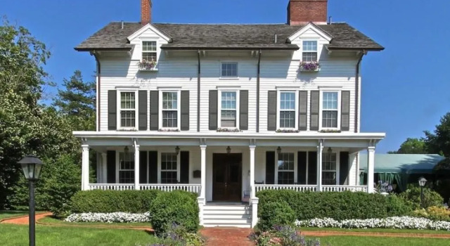 The Hedges Inn, Забронировать Отель «постель и завтрак» Ист-Хэмптон The Hamptons