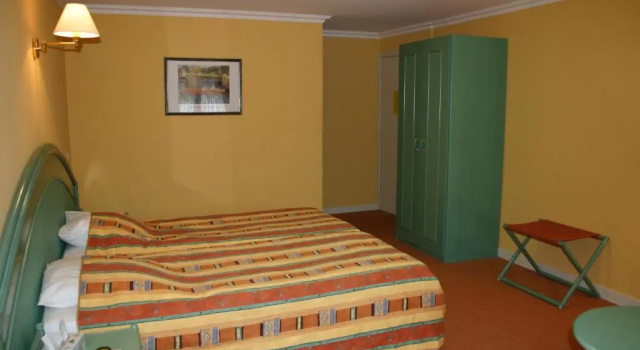 Четырёхместный номер Standard Hotel Le Relais de Pommard