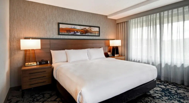 Двухместный люкс для гостей с нарушениями слуха c 1 комнатой Embassy Suites by Hilton Omaha Downtown Old Market