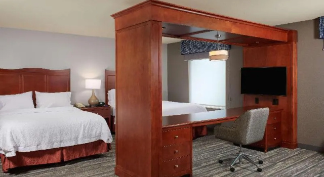 Четырёхместная студия Hampton Inn & Suites Holly Springs