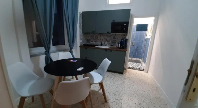 Palazzetto di Neubourg, Забронировать Отель Неаполь Кампания, рядом с Церковь Джезу-Нуово