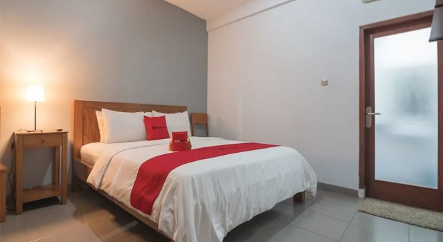 RedDoorz @ Rumah Kiboku, Boek Hotel Bandung Kidul 