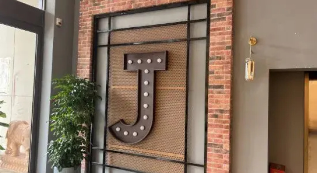 James Joyce Coffetel Hotel (Shijiazhuang North Railway Station Shizhuang Subway Station), Забронировать Отель Шицзячжуан Хэбэй