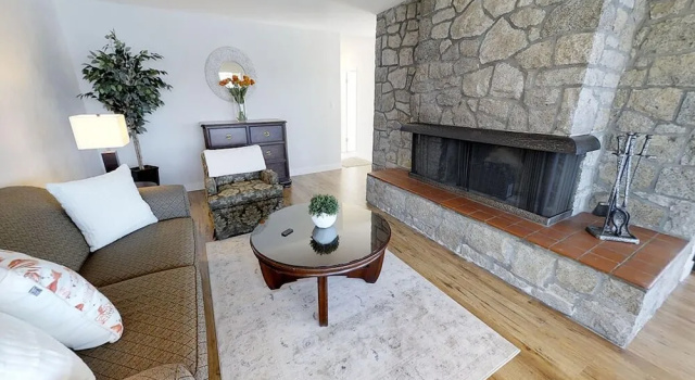 Sea Breeze Ocean Front Home, Забронировать Отель Норт-Саанич Саанич