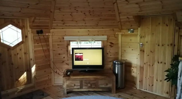 Charming 1-bed Cabin in Gaerwen, Забронировать Дом для отпуска Гэрвен Anglesey