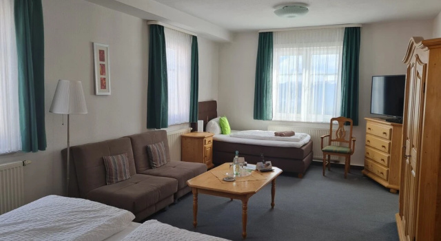 Трёхместный номер Superior с видом на горы Hotel Schöne Aussicht