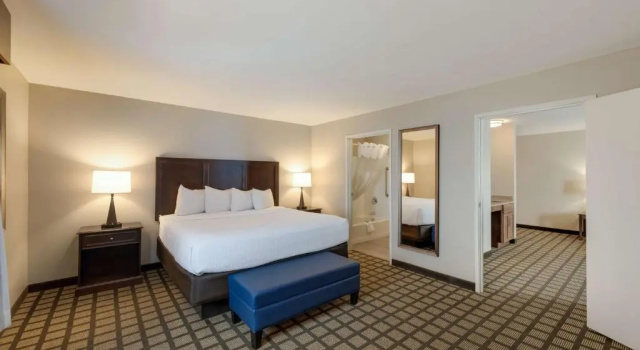 Люкс Best Western North Bryant Inn