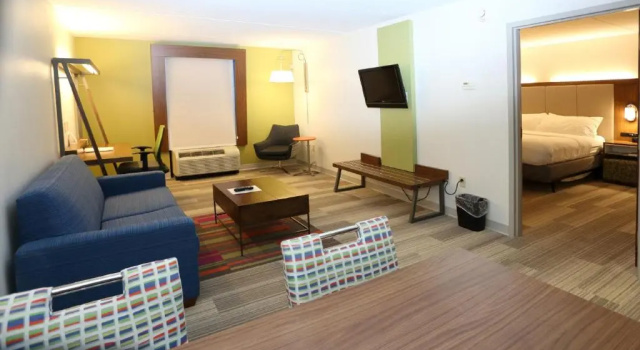 Люкс Holiday Inn Express & Suites Newport News by IHG