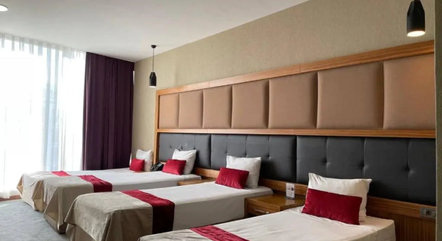 Standard cvadruplă cameră Sky Hotel Baku