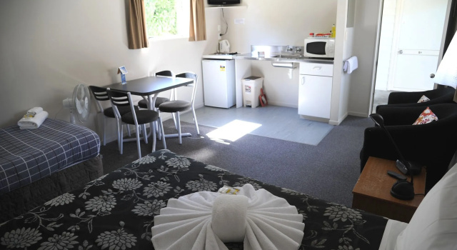 Blenheim Bridges Holiday Park, Забронировать Мини-отель Отели Бленем с парковкой, Парковка