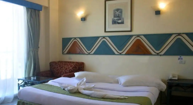 Четырёхместный семейный номер Standard Siesta Hotel