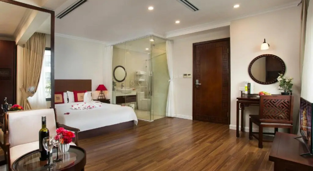 Люкс с видом на город Au Coeur dHanoi Boutique Hotel