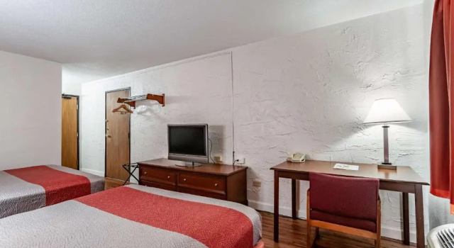 Четырёхместный номер Standard Motel 6-Naperville, IL