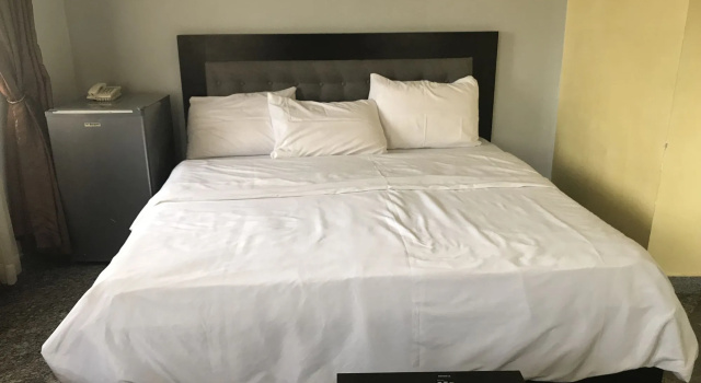 Pentagon Luxury Suites Enugu, Забронировать Отель Недорогие отели Энугу, недорого